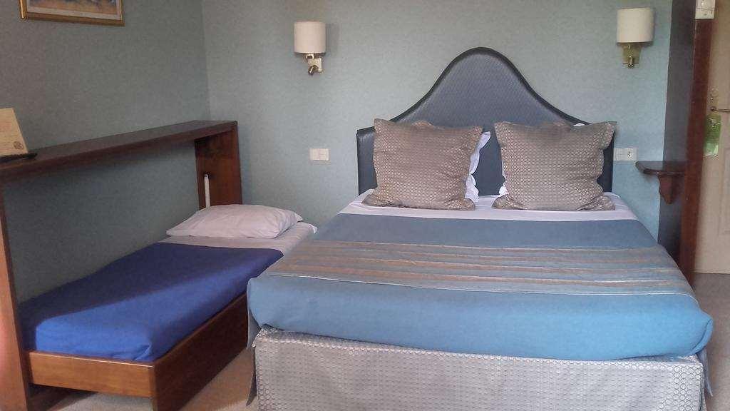 Cit'Hotel Sphinx - Hotel Монтелімар Номер фото